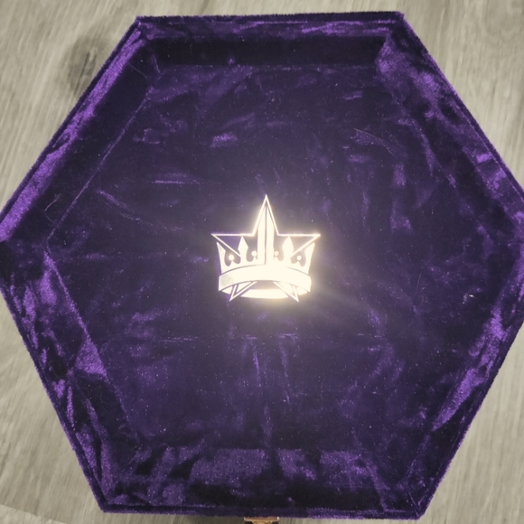 NWOT Jeffree Star Blood Lust Palette - Picture 1 of 2